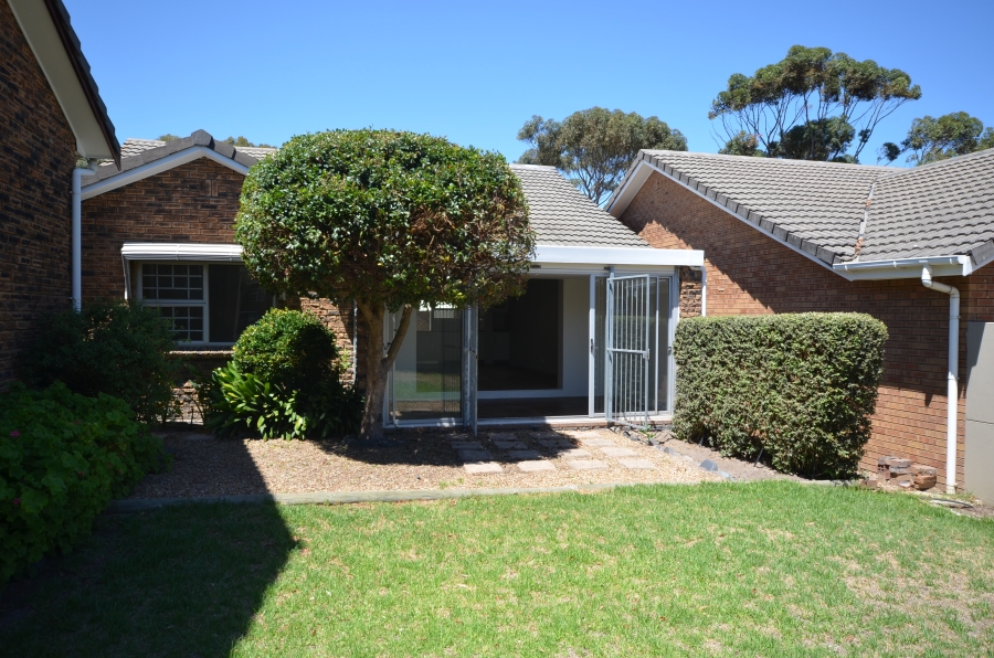 2 Bedroom Property for Sale in Kenridge Western Cape